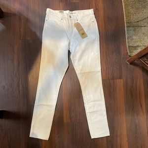 Levi’s Shaping Skinny